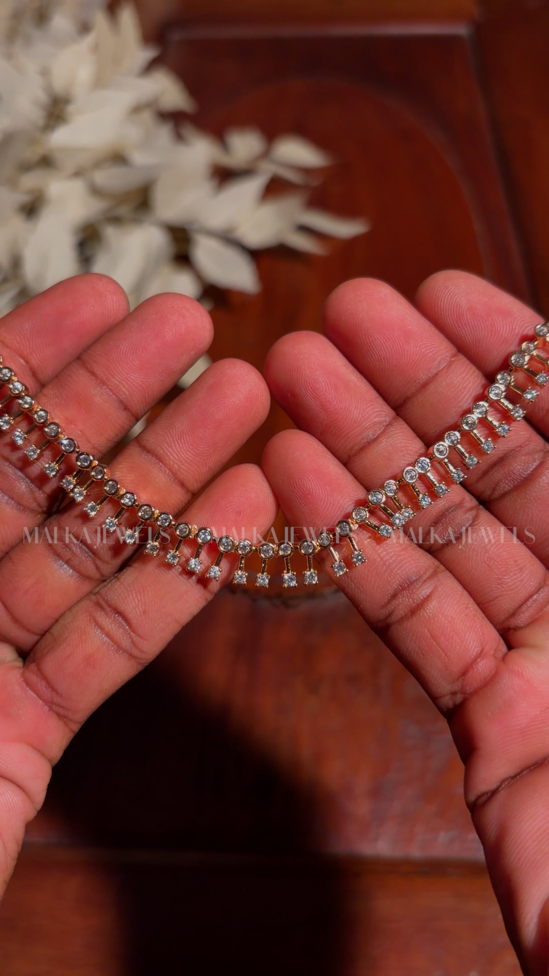 Stylish Lightweight Necklace [MK11]