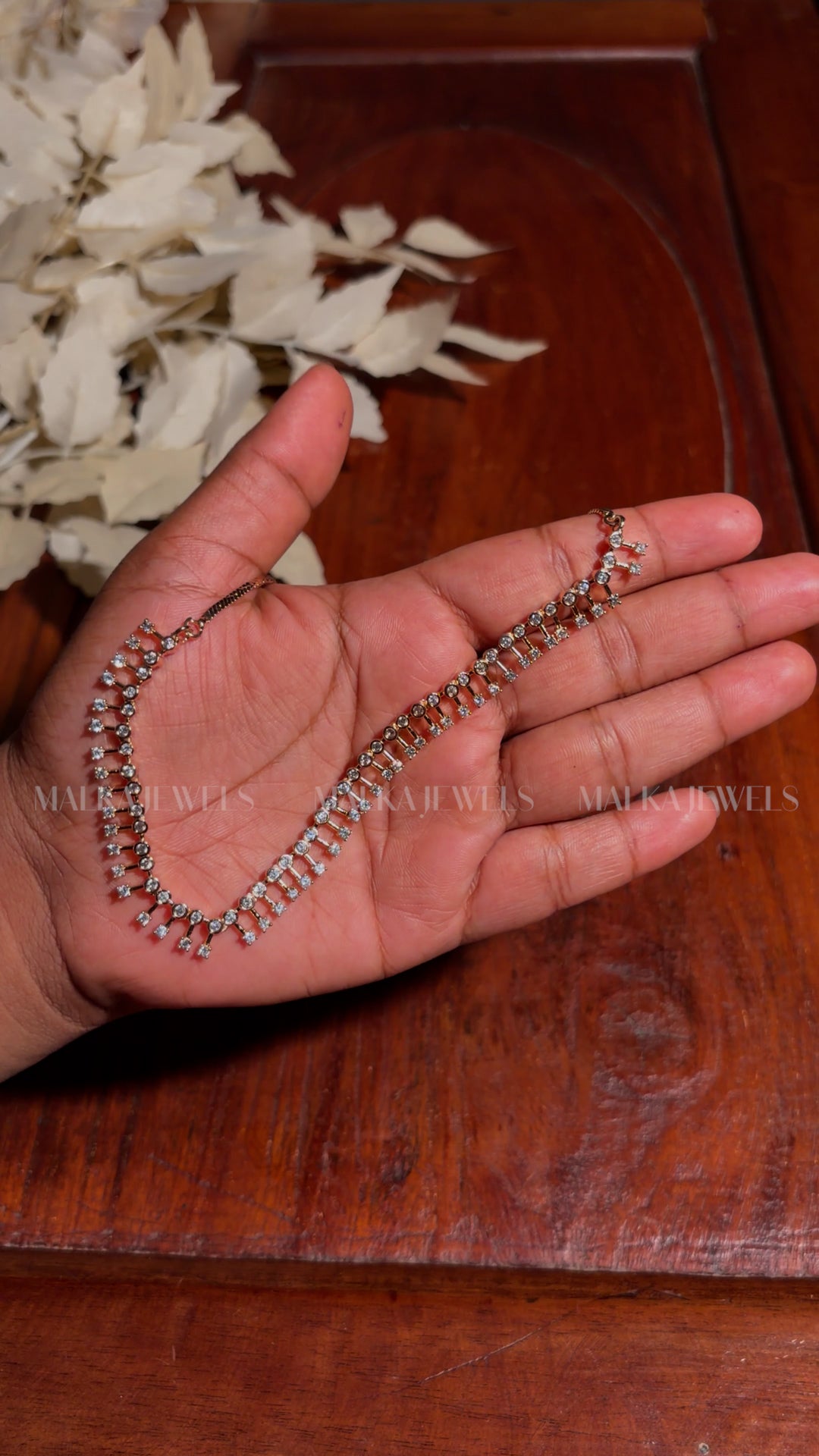 Stylish Lightweight Necklace [MK11]