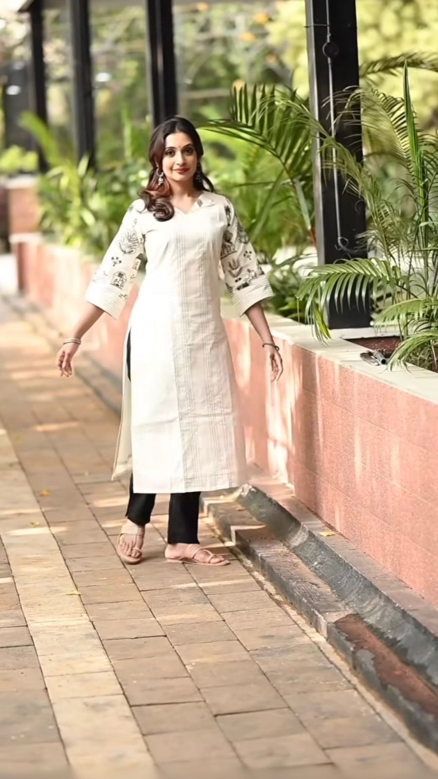 Elegant Ivory Embroidered Kurthi [SDN1]