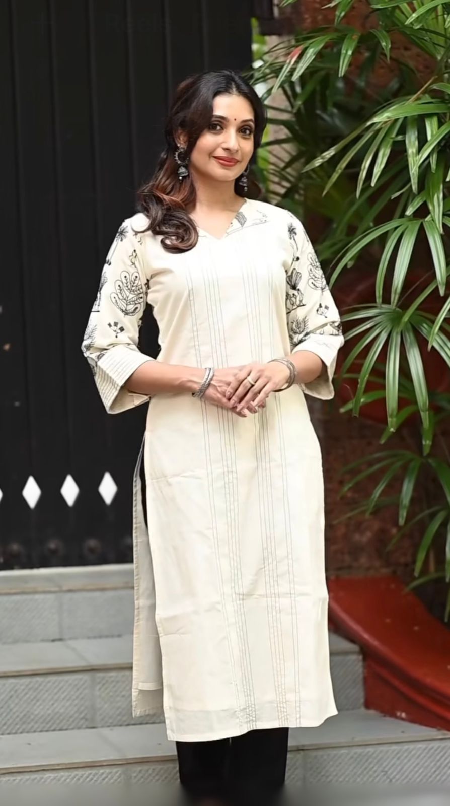 Elegant Ivory Embroidered Kurthi [SDN1]
