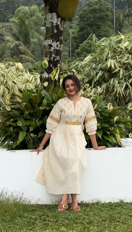 Premium Cotton Kurthi with Buttas & Kasavu Borders [KR2]