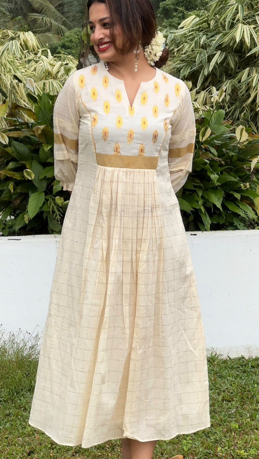 Premium Cotton Kurthi with Buttas & Kasavu Borders [KR2]