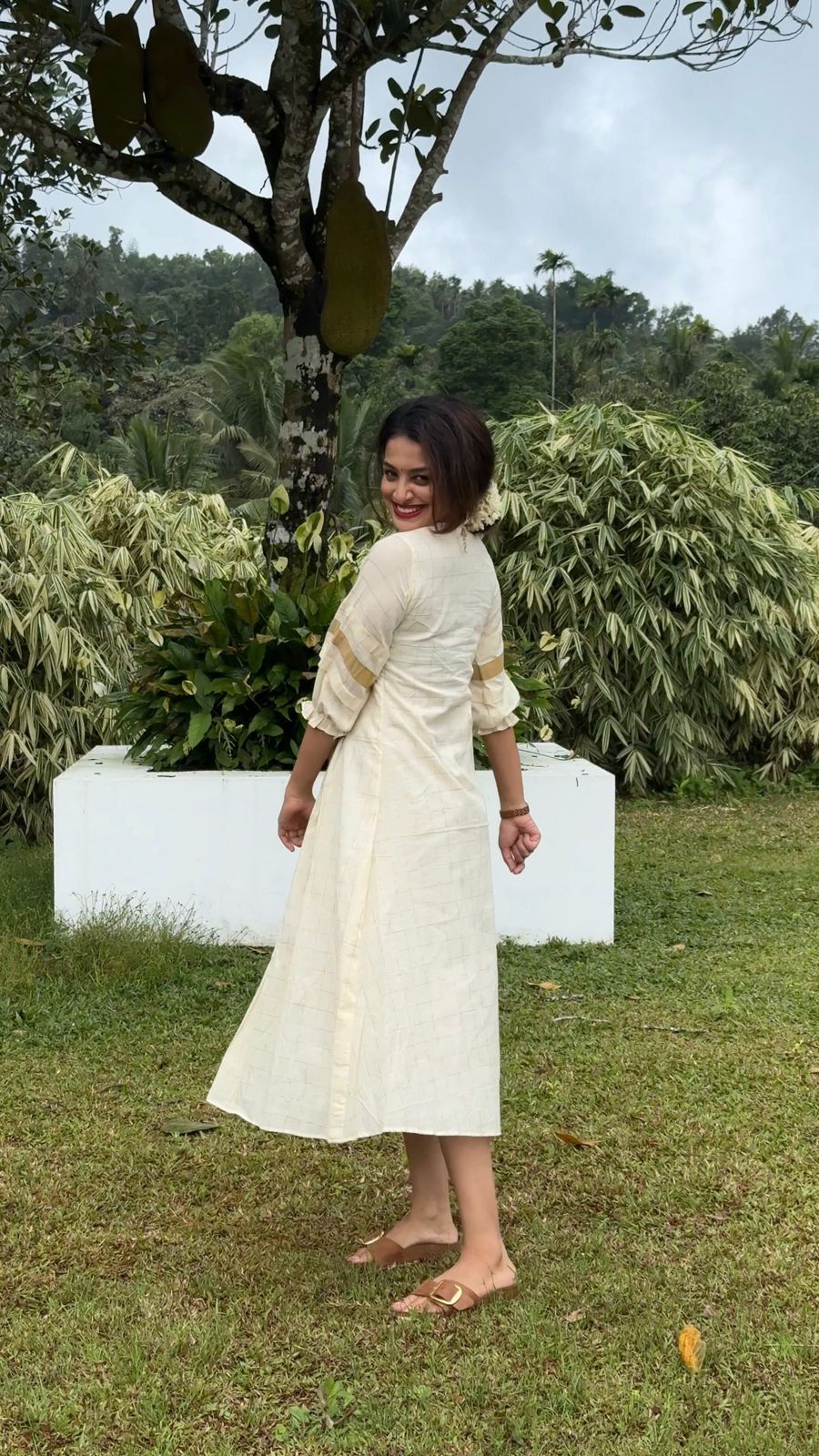 Premium Cotton Kurthi with Buttas & Kasavu Borders [KR2]