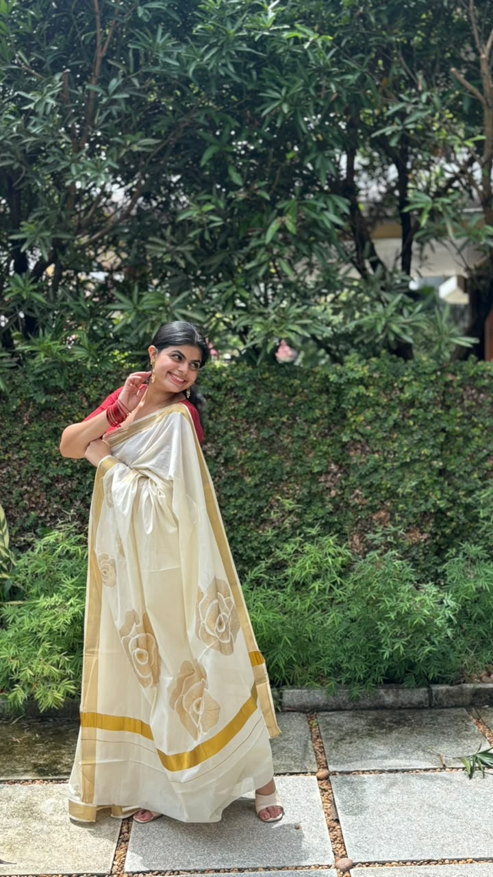Elegant Kerala Kasavu Saree with Floral Zari Motifs [MC65]