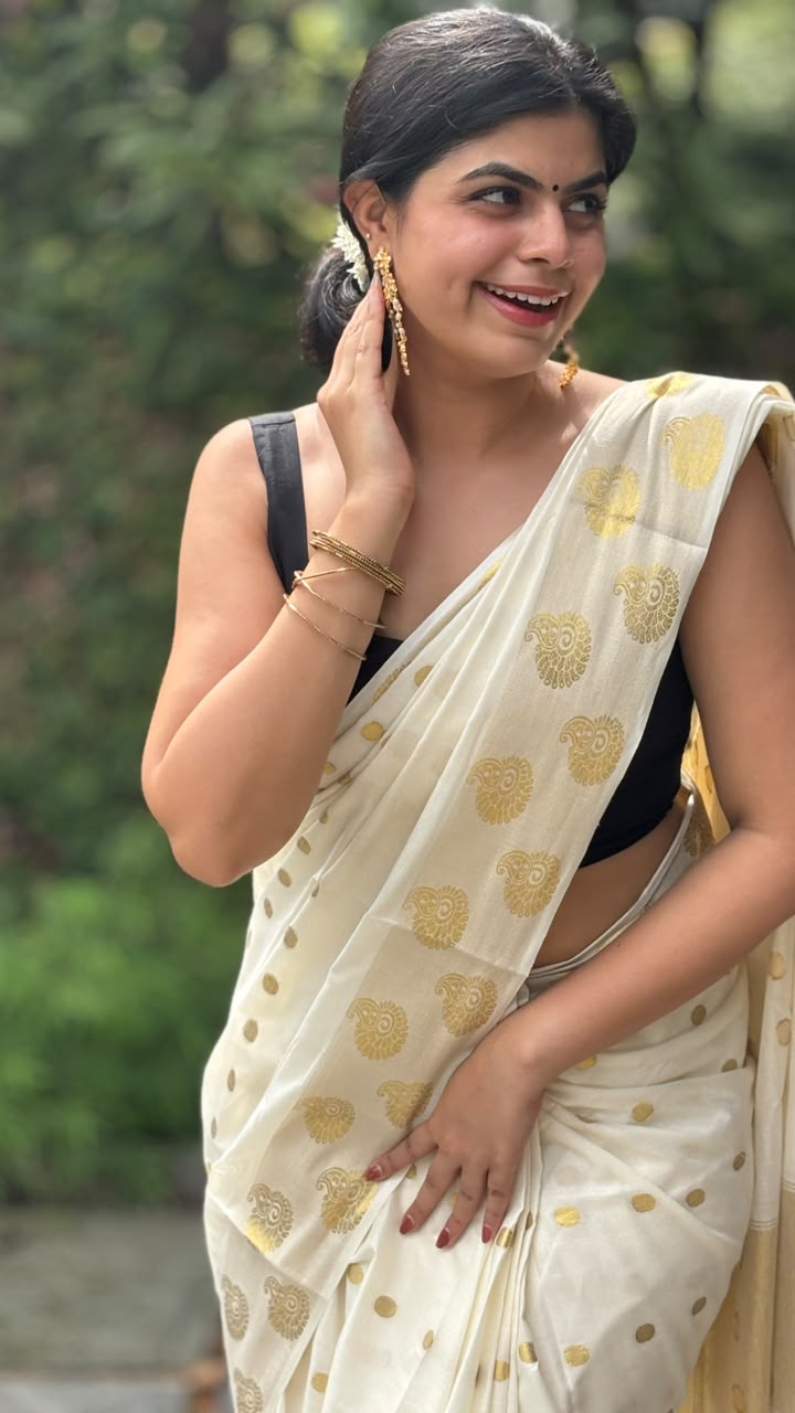 Elegant Kerala Kasavu Saree with Golden Butta Motifs [MC69]