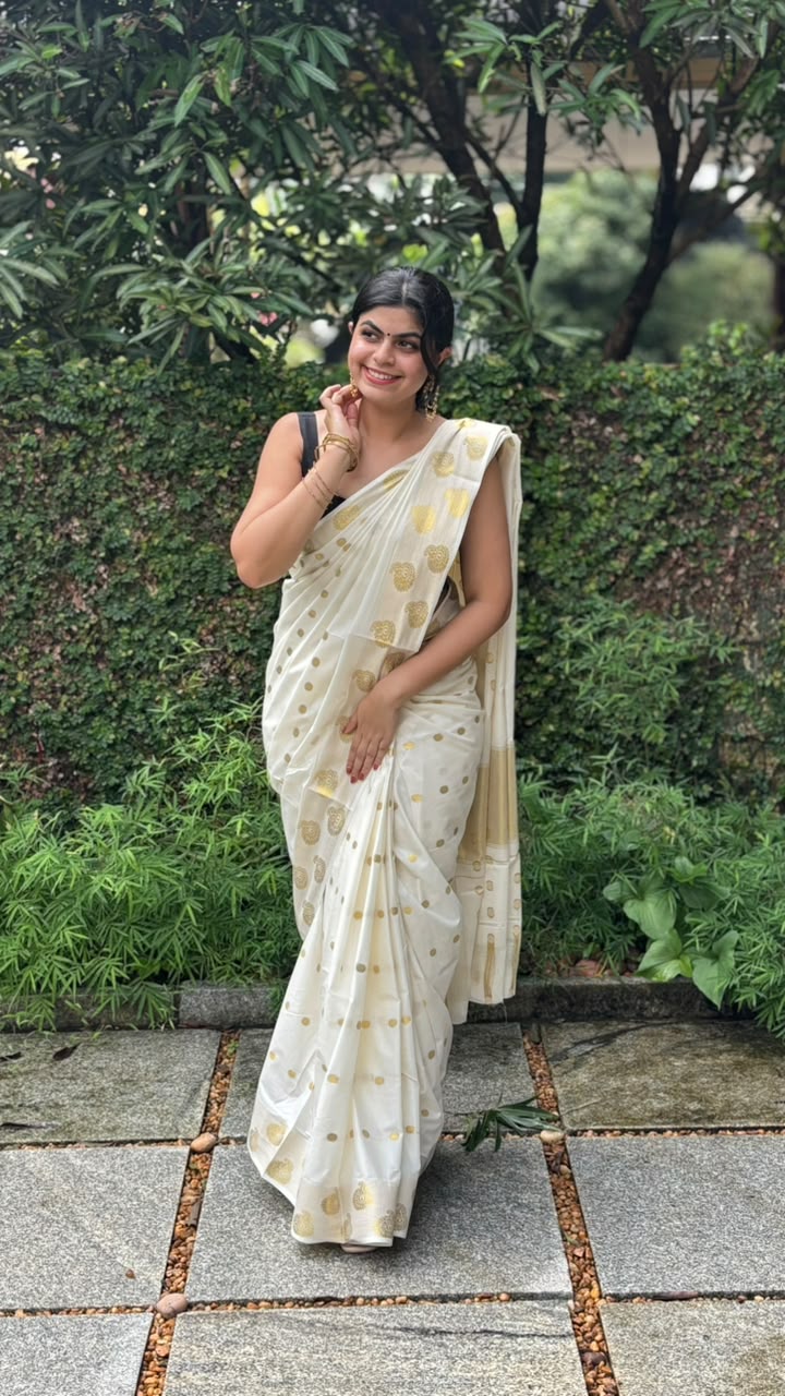 Elegant Kerala Kasavu Saree with Golden Butta Motifs [MC69]
