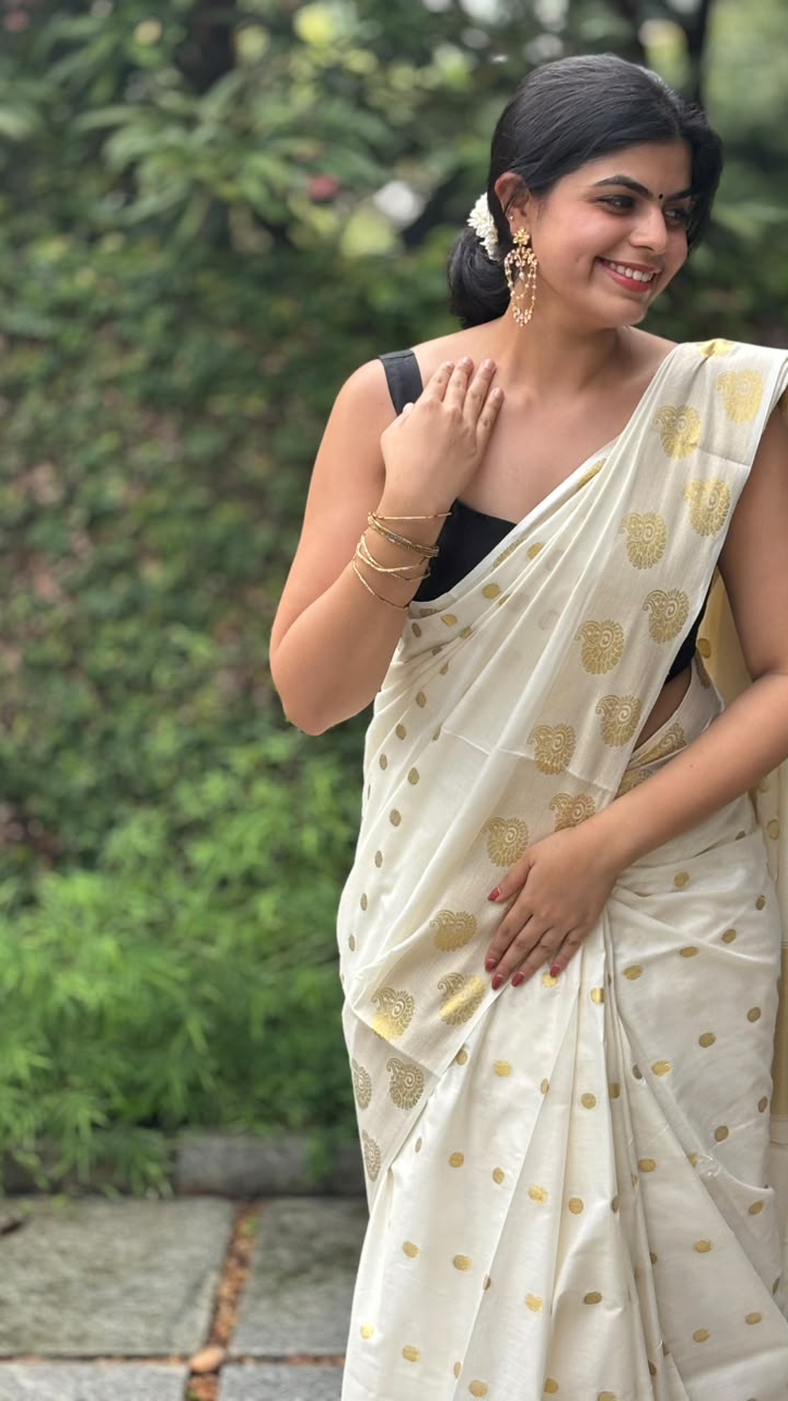 Elegant Kerala Kasavu Saree with Golden Butta Motifs [MC69]