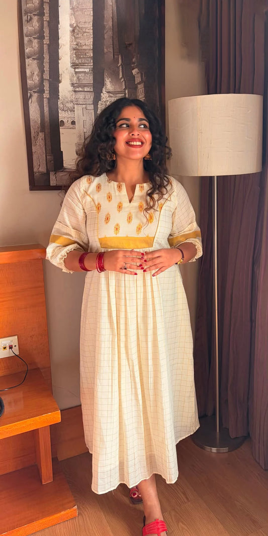 Premium Cotton Kurthi with Buttas & Kasavu Borders [KR2]