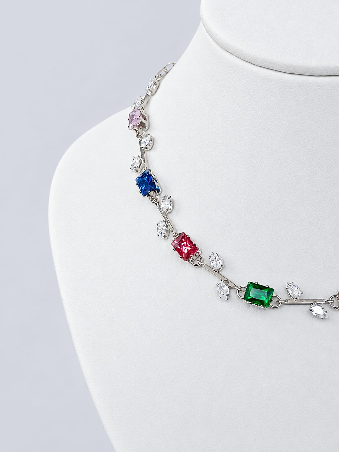 Elegant Multicolour Crystal Necklace [J102]